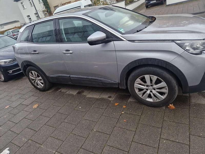 Grau Gebraucht 2018 Peugeot 3008 SUV | 10.000 € (Superpreis) - Bild 1/4