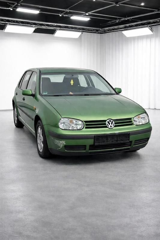 Grün Gebraucht 2001 VW Golf Limousine | 750 € (Superpreis) - Bild 1/4