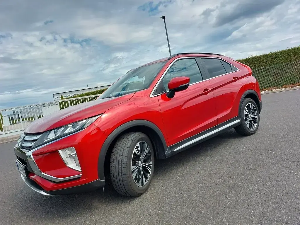 Gebraucht Mitsubishi Eclipse Cross Plus 163 PS (119 kW) 2021 Rot SUV