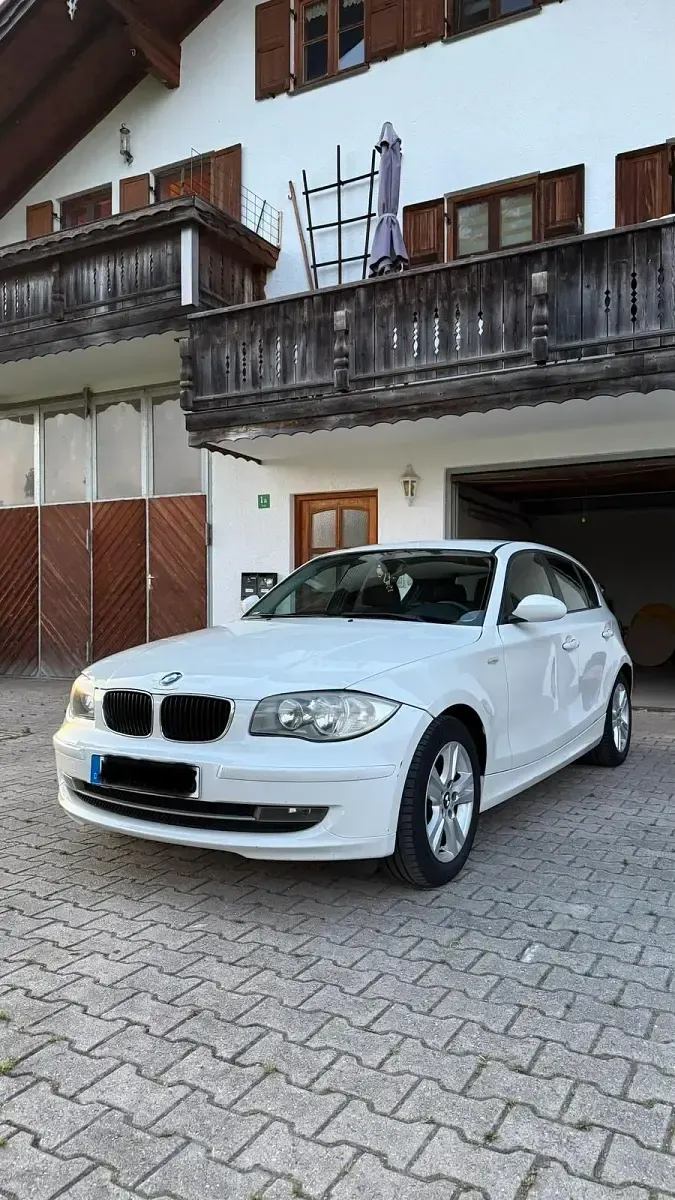 Gebraucht BMW 116 122 PS (89 kW) 2008 Weiß Kleinwagen