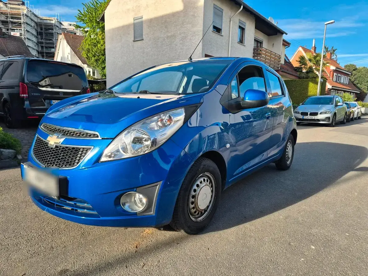 Second-hand Chevrolet Spark 68 CP (50 kW) 2012 Albastru Hatchback