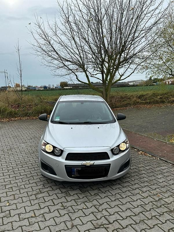 Silber Gebraucht 2012 Chevrolet Aveo Kleinwagen | 3.450 € (Fairer Preis) - Bild 1/4