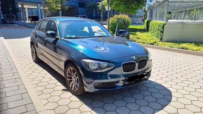 Blau Gebraucht 2011 BMW 116 Kleinwagen | 5.899 € (Superpreis) - Bild 1/4