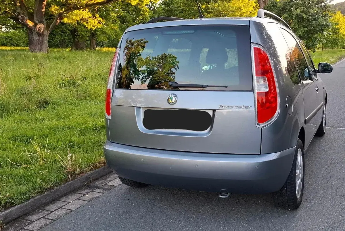 Gebraucht Skoda Roomster Plus Edition 90 PS (66 kW) 2012 Grau Van / Kleinbus