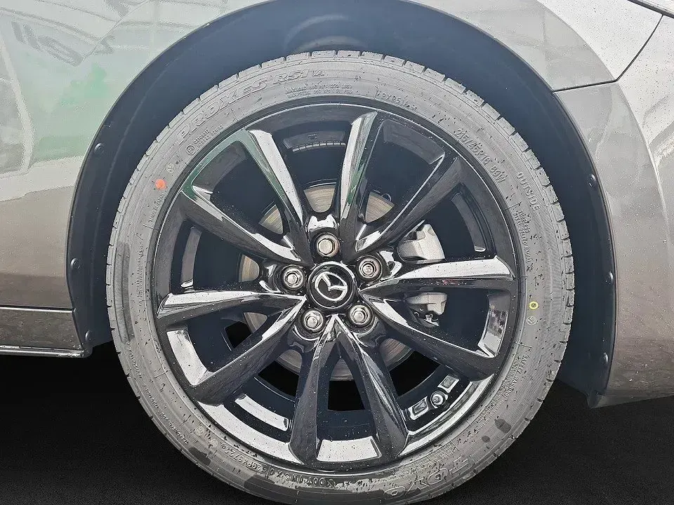 Neu Mazda 3 Homura-Line 140 PS (102 kW) 2025 Machine gray
