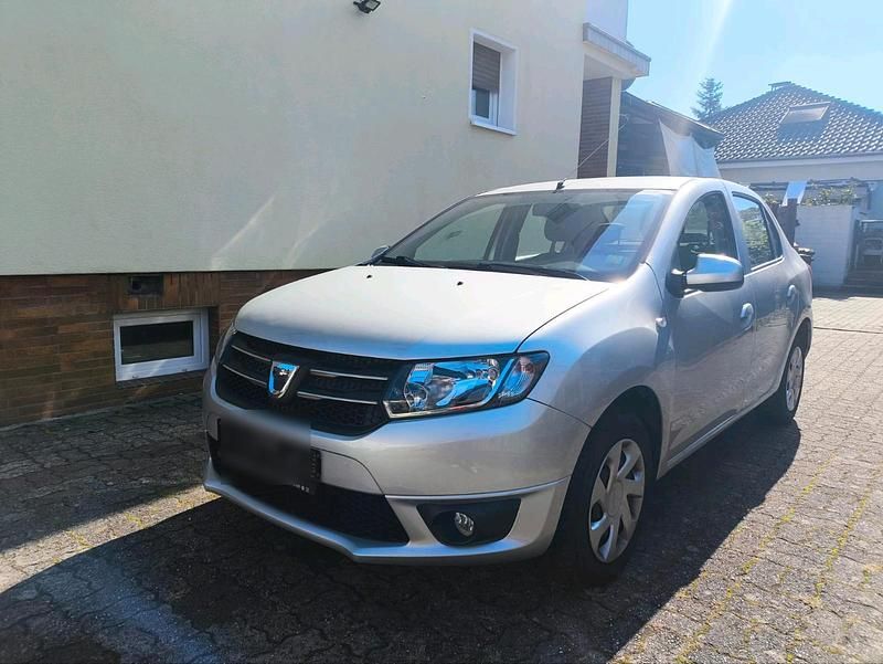 Silber Gebraucht 2015 Dacia Logan Lauréate Limousine | 4.350 € (Guter Preis) - Bild 1/4