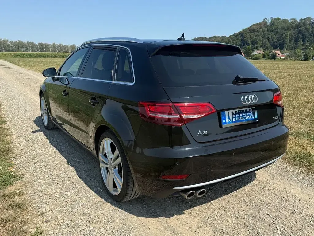 Gebraucht Audi A3 Sport 150 PS (110 kW) 2018 Schwarz Limousine