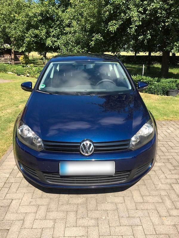 Gebraucht VW Golf VI 105 PS (77 kW) 2010 Blau Kleinwagen