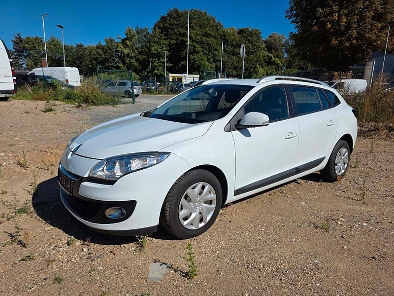 Weiß Gebraucht 2013 Renault Mégane GrandTour Kombi | 6.450 € - Bild 1/4