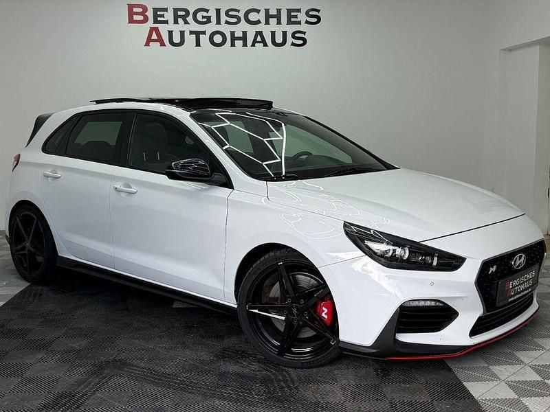 Weiß Gebraucht 2020 Hyundai i30 N Performance Limousine | 22.999 € (Guter Preis) - Bild 1/4