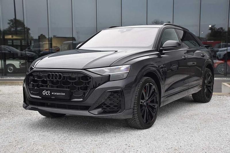 Grau Gebraucht 2024 Audi Q8 Sport SUV | 101.900 € - Bild 1/4