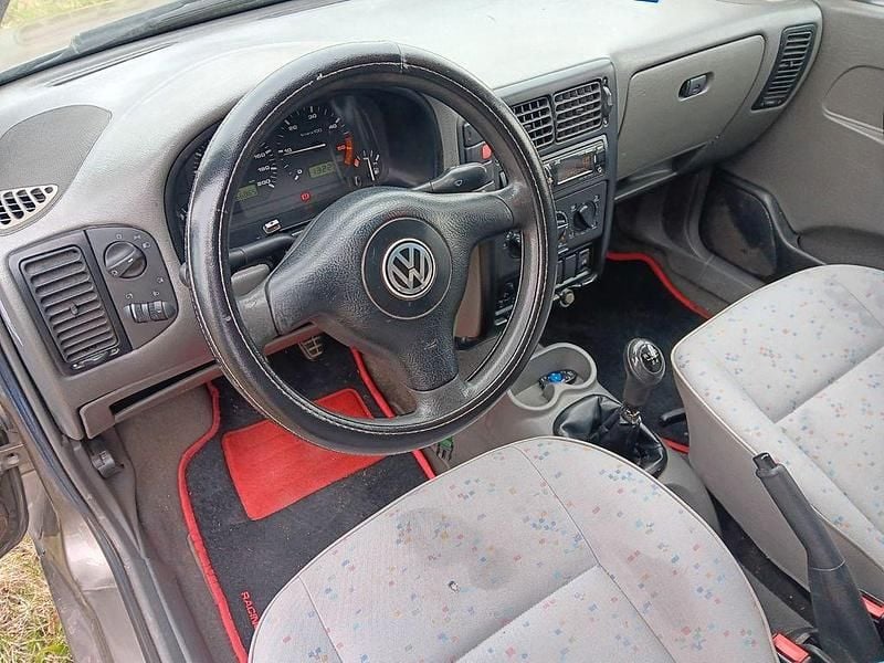 Second-hand VW Caddy 64 CP (47 kW) 2001 Gri Monovolum