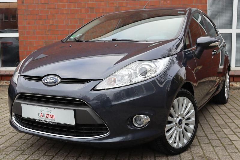 Grau Gebraucht 2010 Ford Fiesta Titanium Limousine | 4.990 € (Fairer Preis) - Bild 1/4