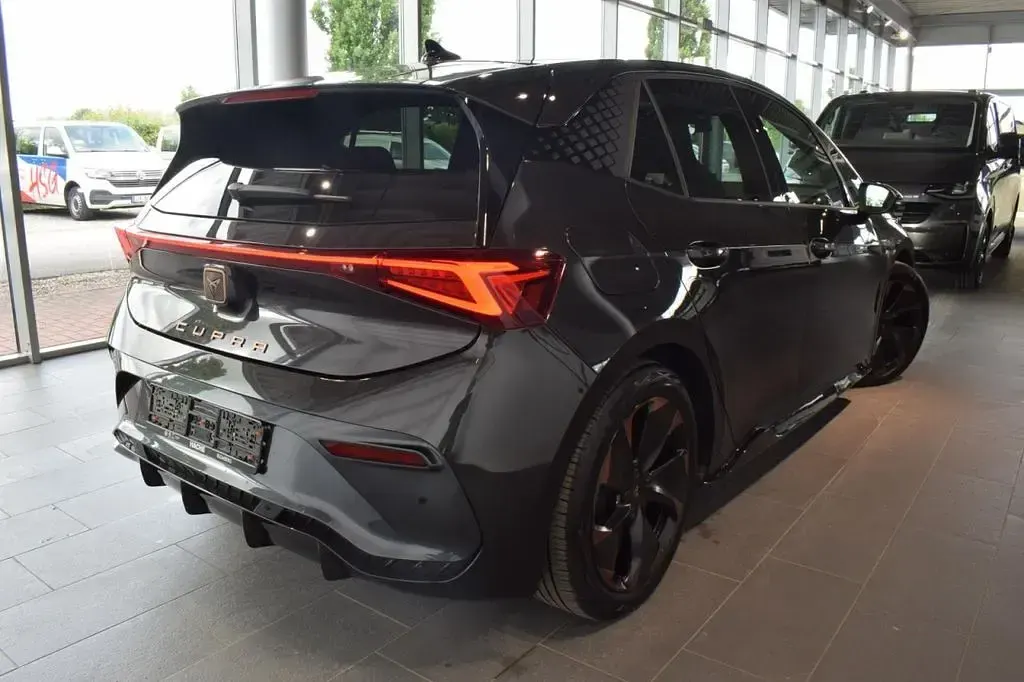 Gebraucht Cupra Born e-Boost 169 kW (231 PS) 2023 Grau Kleinwagen