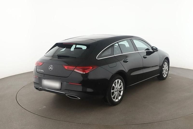 Gebraucht Mercedes CLA250e 218 PS (160 kW) 2020 Schwarz Limousine