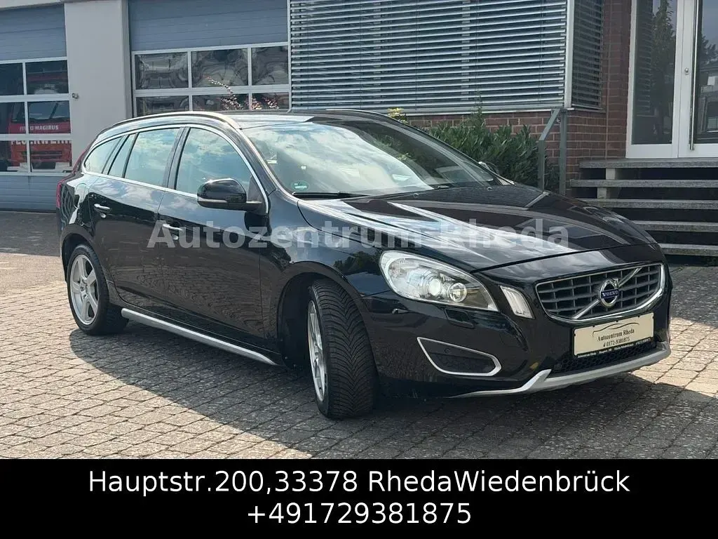Gebraucht Volvo V60 Momentum 163 PS (119 kW) 2010 Schwarz Kombi