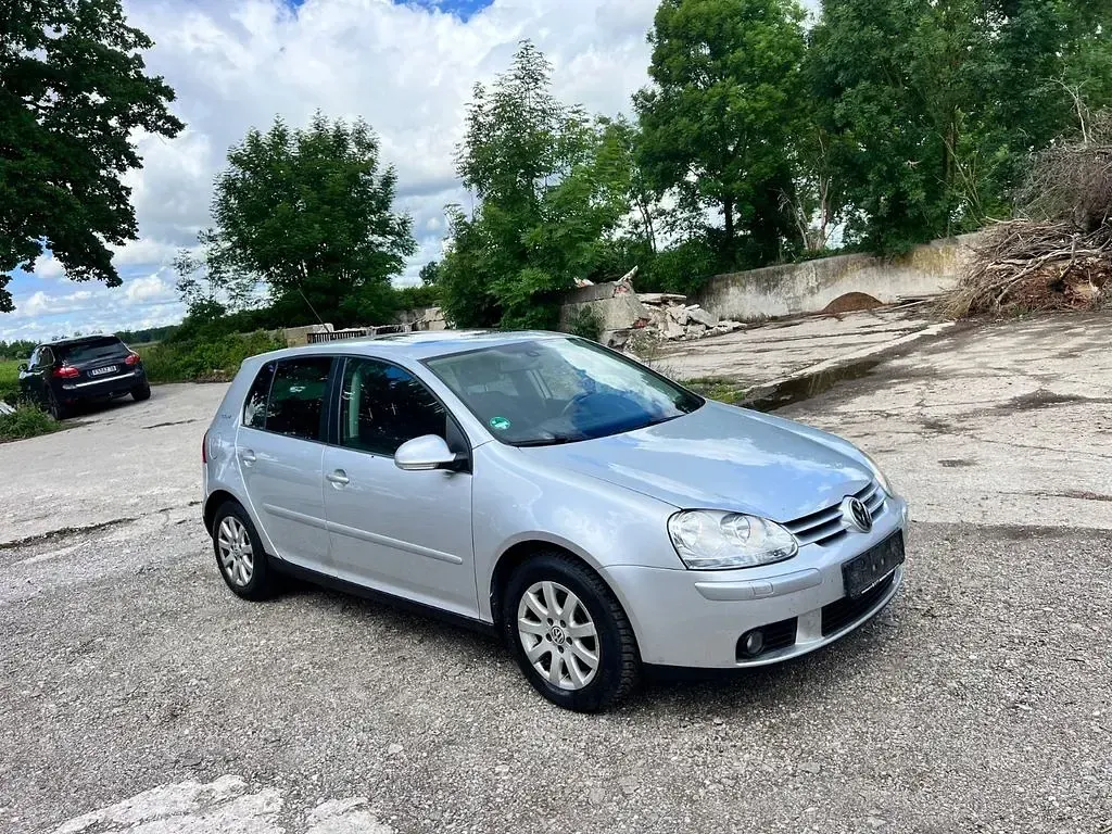 Gebraucht VW Golf V 102 PS (75 kW) 2007 Silber Limousine