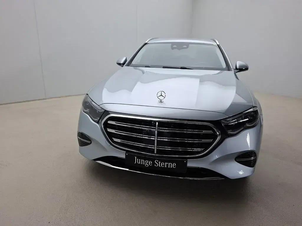 Gebraucht Mercedes E220 197 PS (144 kW) 2025 Lack hightechsilber Kombi