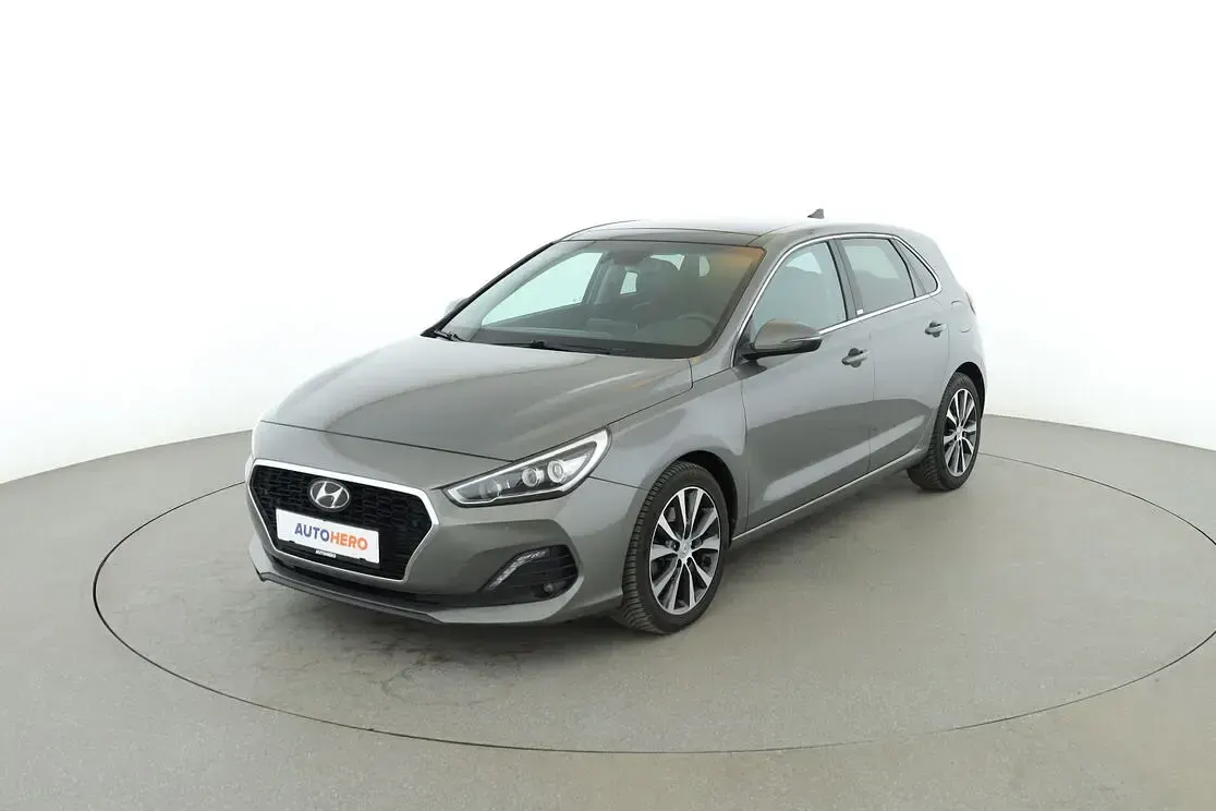 Gebraucht Hyundai i30 Premium 140 PS (102 kW) 2020 Limousine