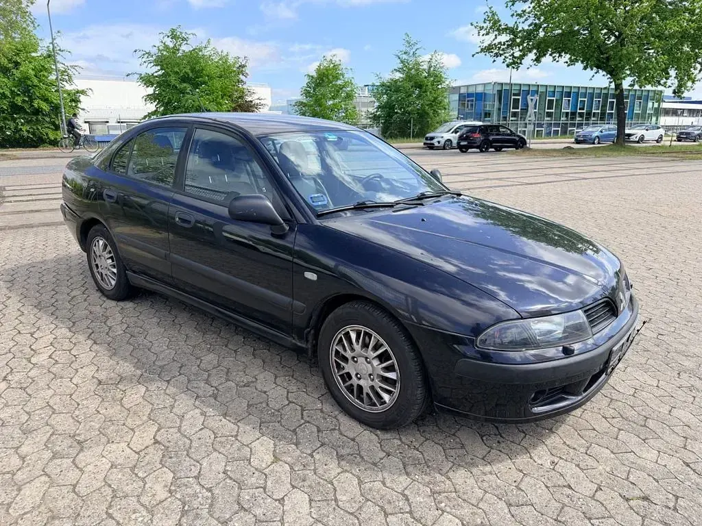 Gebraucht Mitsubishi Carisma 125 PS (91 kW) 2003 Schwarz Limousine