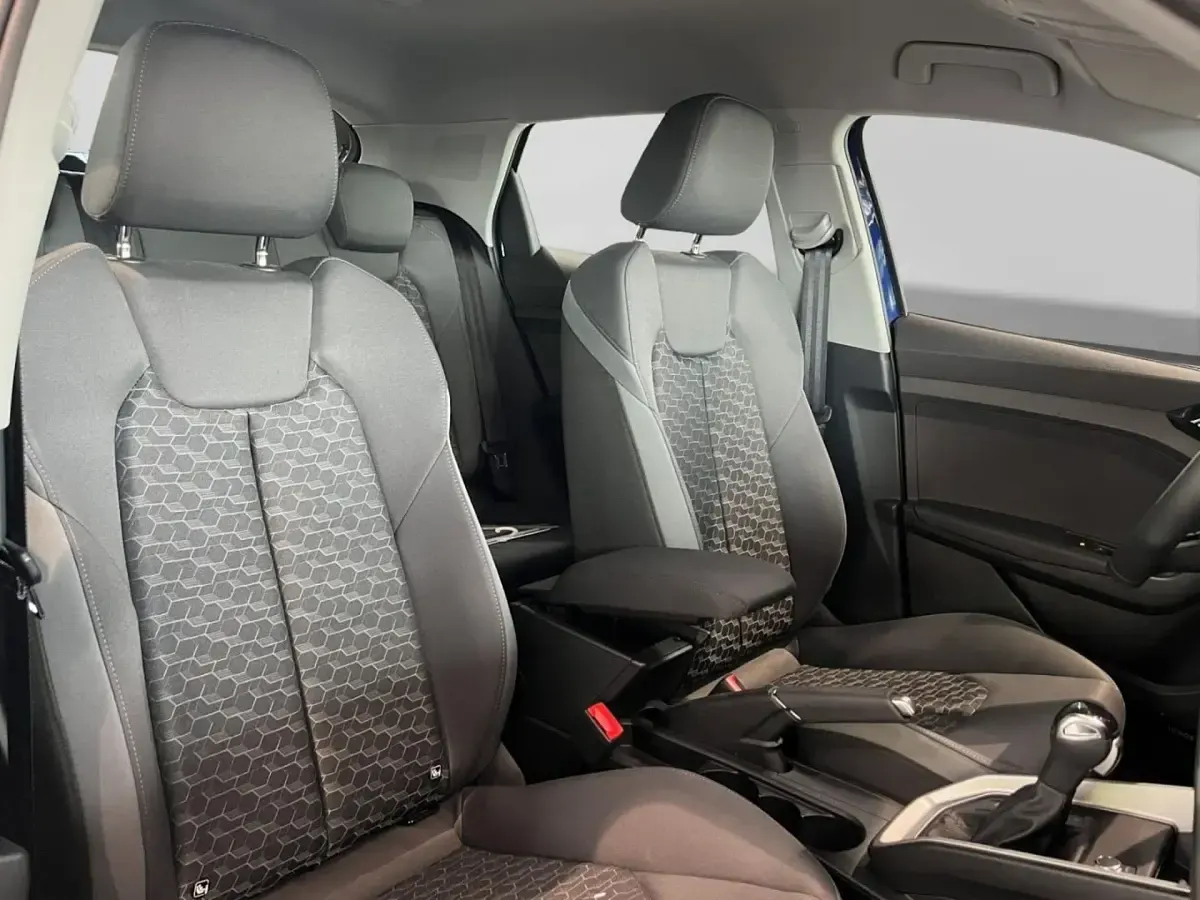 Gebraucht Audi A1 Sportback Advanced 116 PS (85 kW) 2026 Navarrablau metallic Kleinwagen