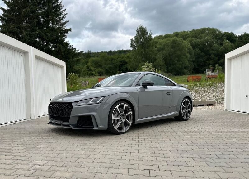Grau Gebraucht 2018 Audi TT RS Ambiente Coupé | 48.800 € (Fairer Preis) - Bild 1/4