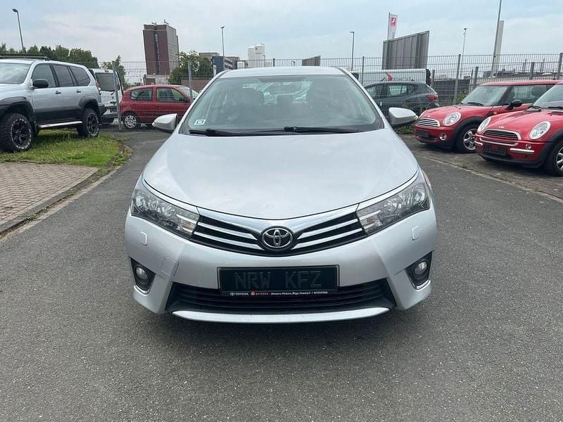 Silber Gebraucht 2013 Toyota Corolla Limousine | 9.200 € (Guter Preis) - Bild 1/4