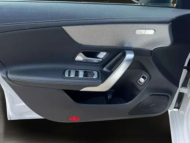 Gebraucht Mercedes CLA200 Night 163 PS (119 kW) 2021 Silber Coupé