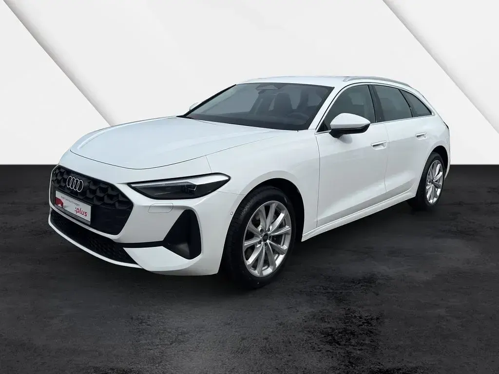 Gebraucht Audi A5 Sport 204 PS (150 kW) 2025 Arkonaweiß Kombi