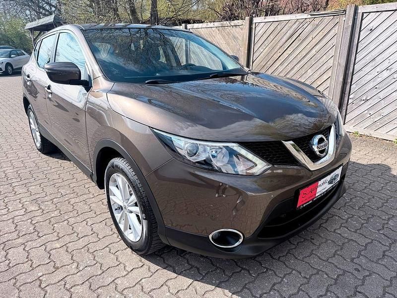 Gebraucht Nissan Qashqai Acenta 116 PS (85 kW) 2016 Braun SUV