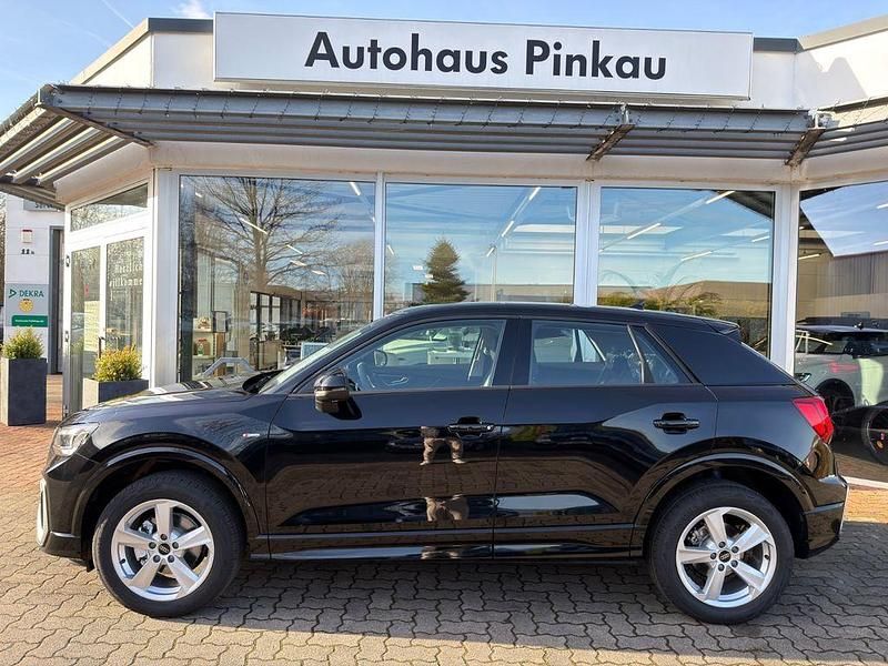 Neu Audi Q2 S-Line 150 PS (110 kW) 2026 Schwarz SUV