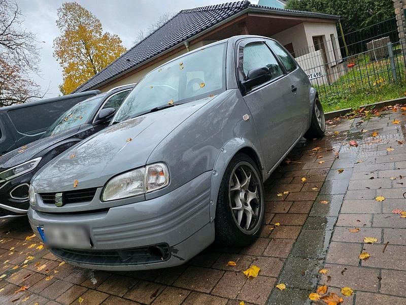 Grau Gebraucht 1999 Seat Arosa Kleinwagen | 2.000 € - Bild 1/4