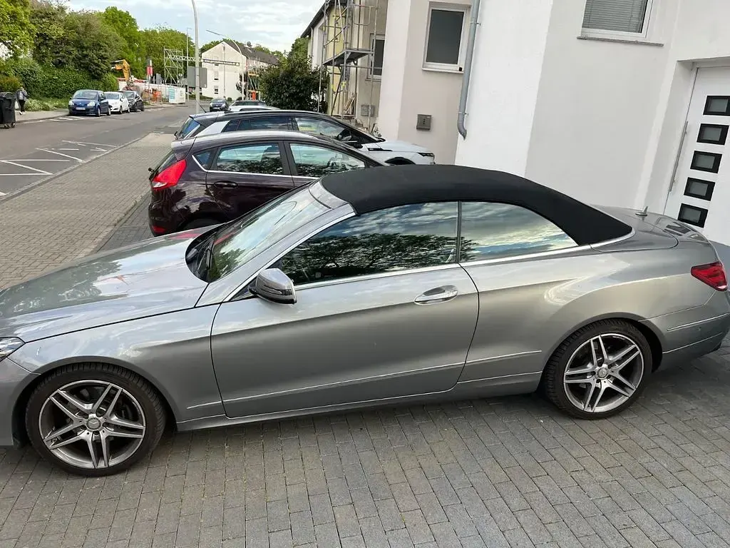 Gebraucht Mercedes E220 AMG line 170 PS (125 kW) 2014 Grau Cabrio