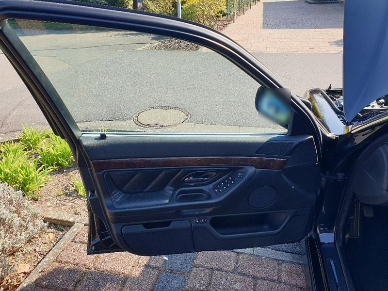 Gebraucht BMW 735 Basis 238 PS (175 kW) 1999 Schwarz Limousine