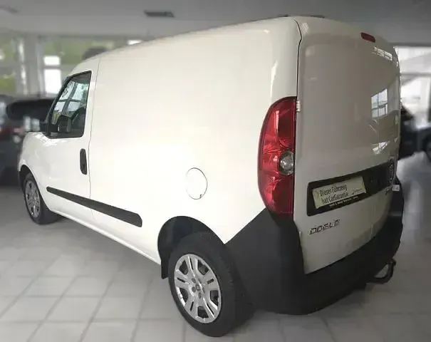 Gebraucht Fiat Doblò 105 PS (77 kW) 2021 Weiß Van / Kleinbus