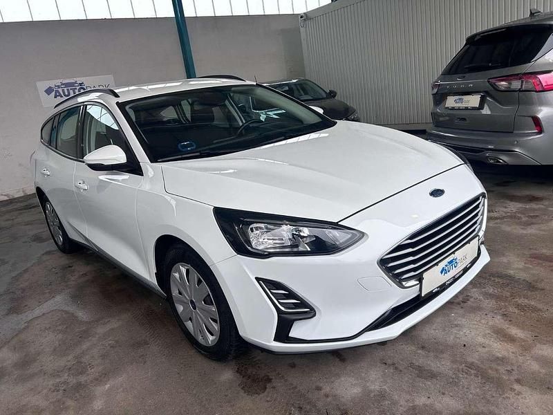 Gebraucht Ford Focus Trend 101 PS (74 kW) 2020 Weiß Kombi
