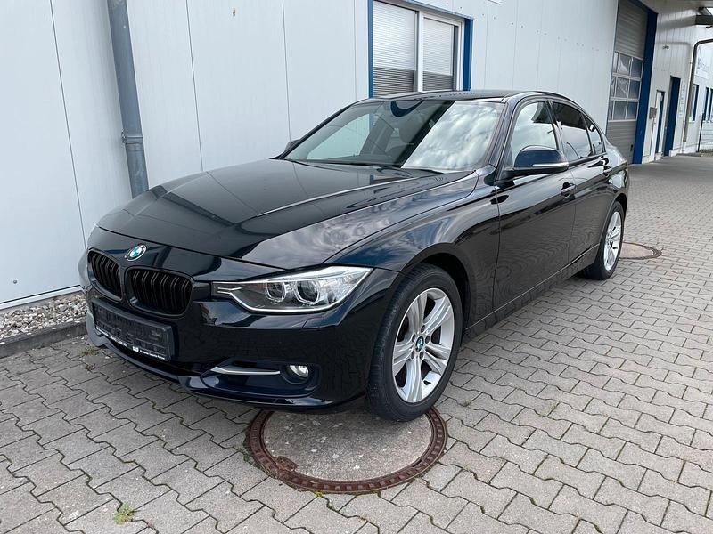 Schwarz Gebraucht 2013 BMW 320 Sport Line Limousine | 9.900 € (Guter Preis) - Bild 1/4