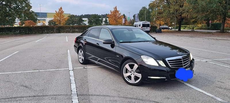 Gebraucht 2011 Mercedes E220 Avantgarde Limousine | 10.500 € (Teuer) - Bild 1/4