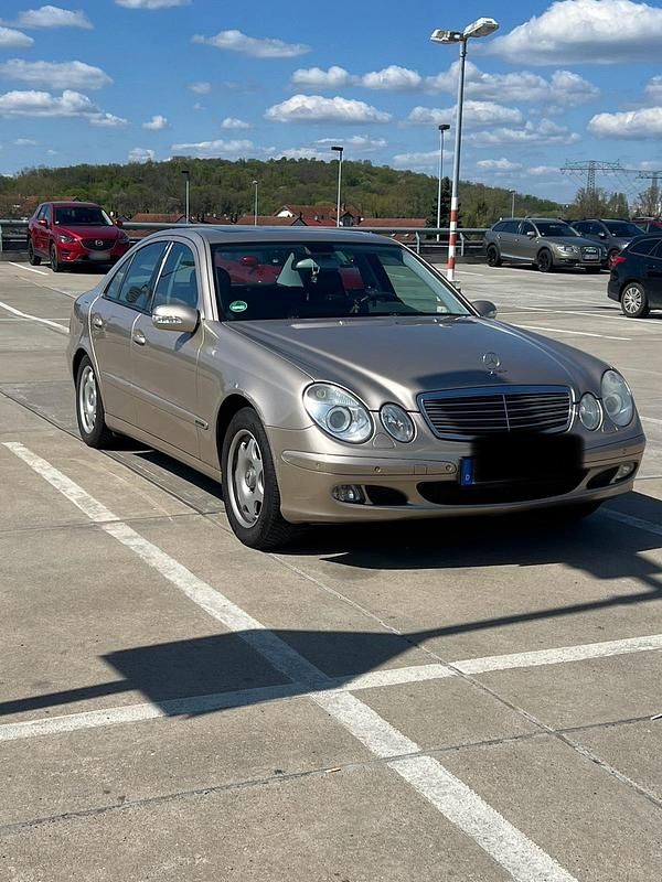 Second-hand Mercedes E320 204 CP (150 kW) 2004 Berlinǎ