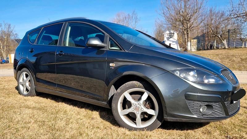 Gebraucht Seat Altea XL 125 PS (91 kW) 2011 Van / Kleinbus