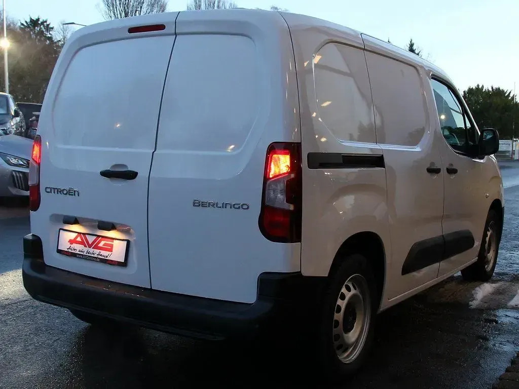 Neu Citroën Berlingo 102 PS (75 kW) 2025 Weiß Van / Kleinbus