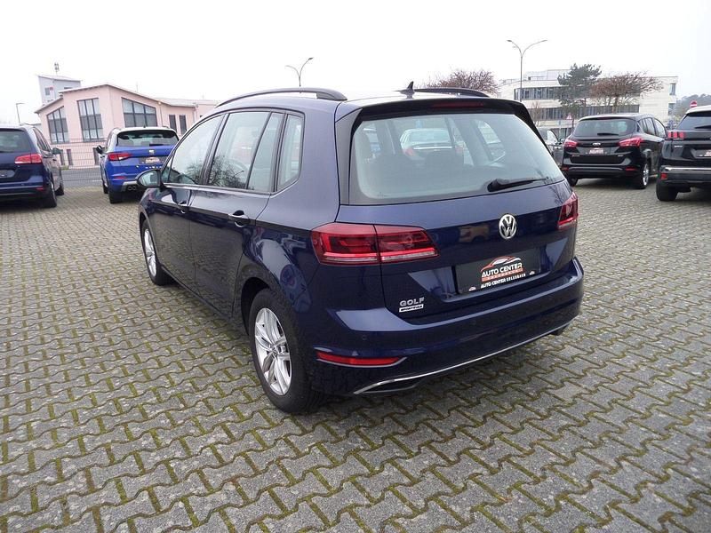 Gebraucht VW Golf VIII Comfortline 131 PS (96 kW) 2020 Atlantik blue metallic Kombi