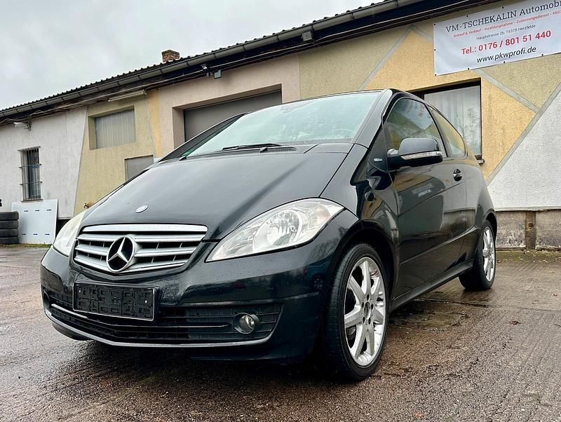 Schwarz Gebraucht 2010 Mercedes A160 Limousine | 2.590 € (Fairer Preis) - Bild 1/4