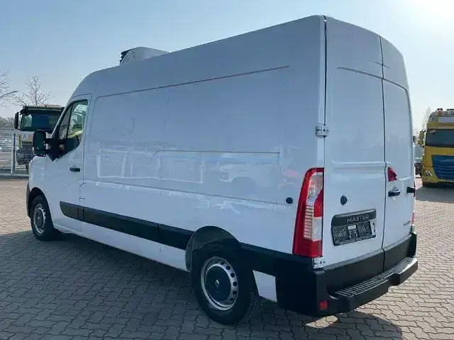 Używany Renault Master 136 KM (100 kW) 2020 Biały Minivan