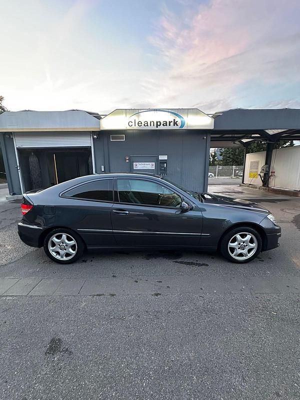 Gebraucht Mercedes CLC180 142 PS (104 kW) 2008 Grau Kleinwagen