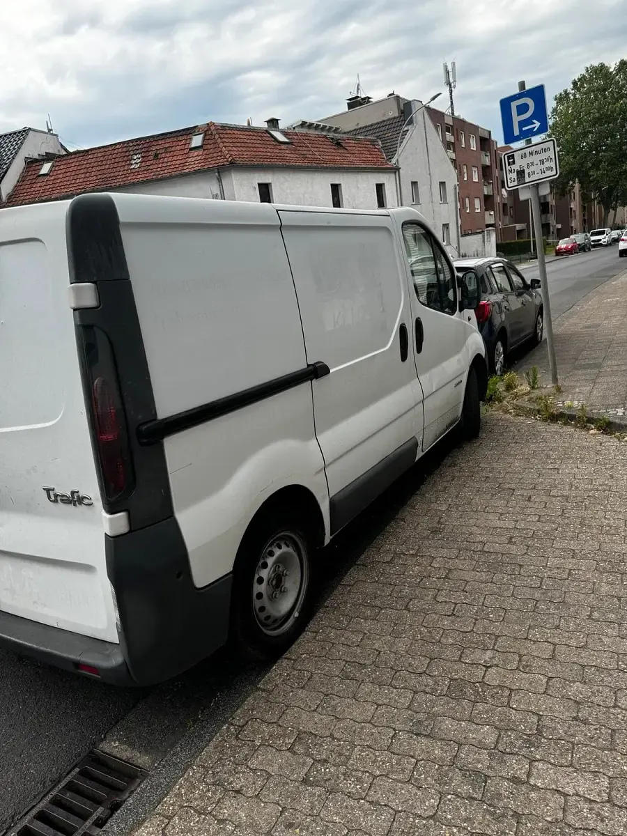 Gebraucht Renault Trafic 98 PS (72 kW) 2004 Weiß Van / Kleinbus