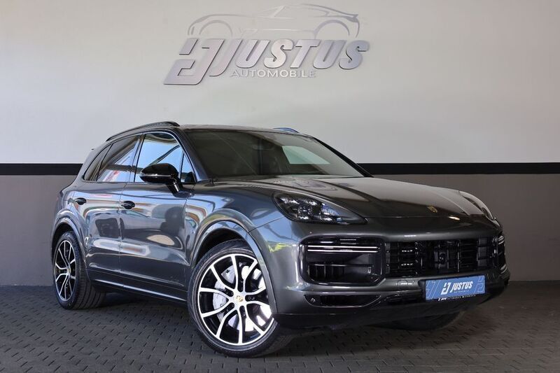 Grau Gebraucht 2020 Porsche Cayenne Turbo SUV | 69.900 € - Bild 1/4