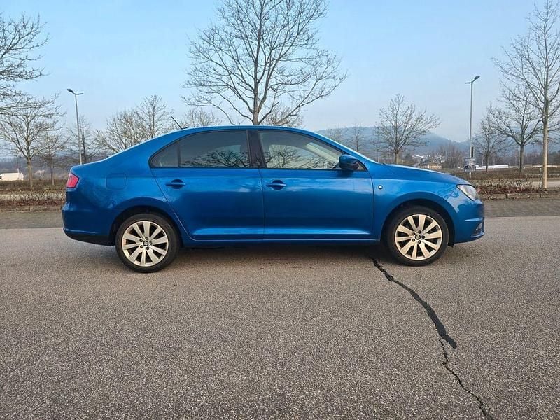 Gebraucht Seat Toledo Reference 105 PS (77 kW) 2014 Blau Kleinwagen