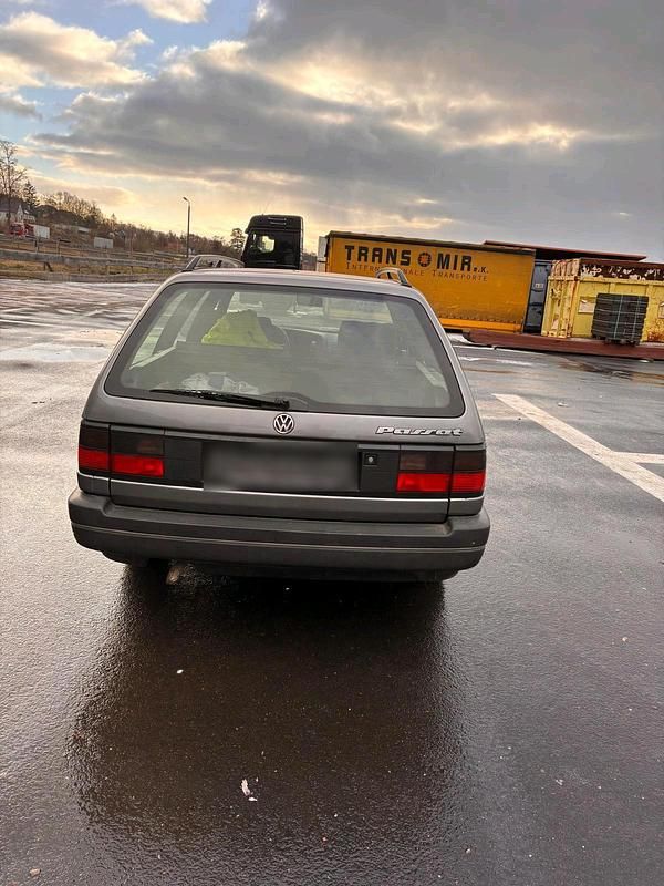 Gebraucht VW Passat 75 PS (55 kW) 1993 Grau Kombi