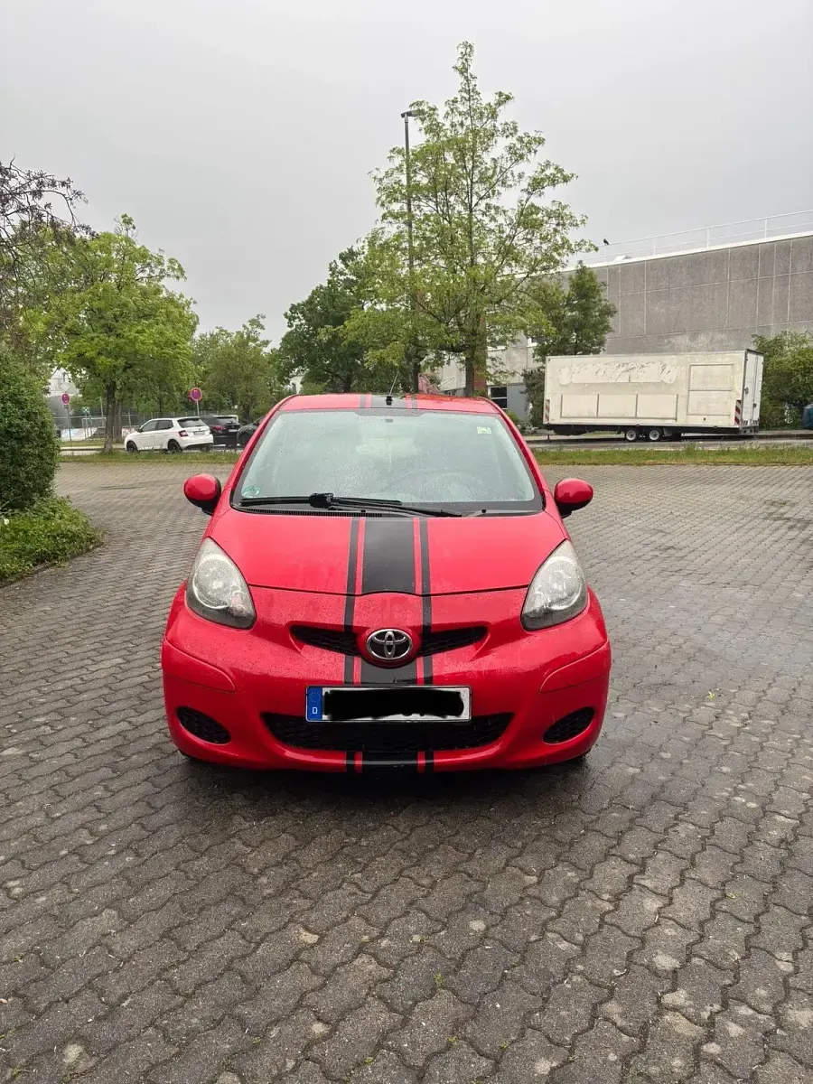 Second-hand Toyota Aygo 68 CP (50 kW) 2009 Roșu Hatchback